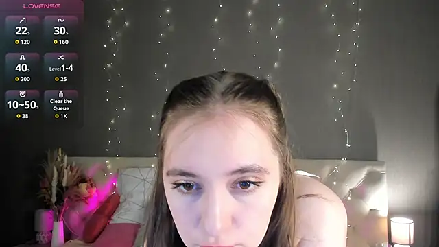 Snapshot of Amy-Desiree chatting on 13, 4, 2026 Amy-Desiree online show from 13, 4, 2026