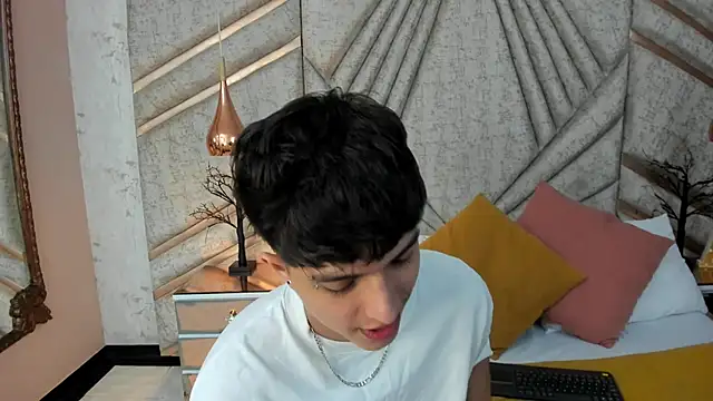 Snapshot of DamiaanXx chatting on 5, 5, 2026 DamiaanXx online show from 5, 5, 2026