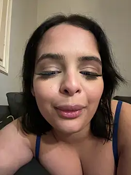 Snapshot of MiaKittyx0 chatting on 23, 4, 2026 MiaKittyx0 online show from 23, 4, 2026