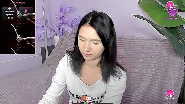 Snapshot of Kitty_Blondie chatting on 4, 5, 2026 Kitty Blondie online show from 4, 5, 2026