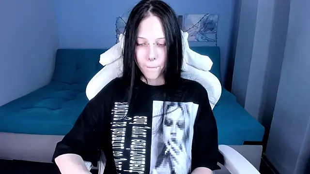SugarBunny18 online show from 15, 7, 2026