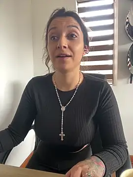 Snapshot of Isabella_varella- chatting on 11, 5, 2026 Isabella varella- online show from 11, 5, 2026