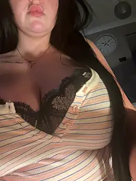 Goldenhourgirl online show from 16, 4, 2026