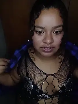 Snapshot of Curlysexy22 chatting on 6, 4, 2026 Curlysexy22 online show from 6, 4, 2026