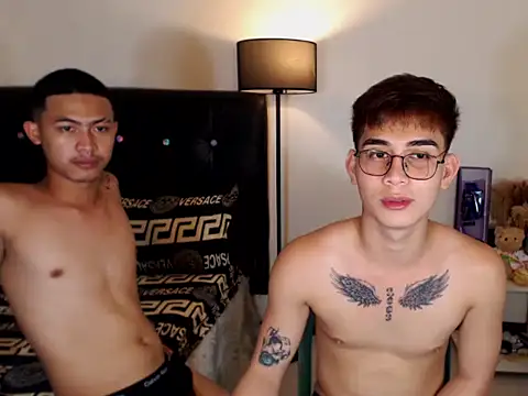 Snapshot of Xasianhotguy chatting on 4, 4, 2026 Xasianhotguy online show from 4, 4, 2026
