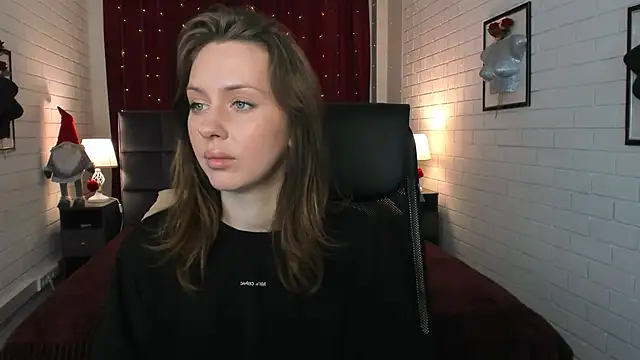Snapshot of MeganClapp chatting on 22, 4, 2026 MeganClapp online show from 22, 4, 2026
