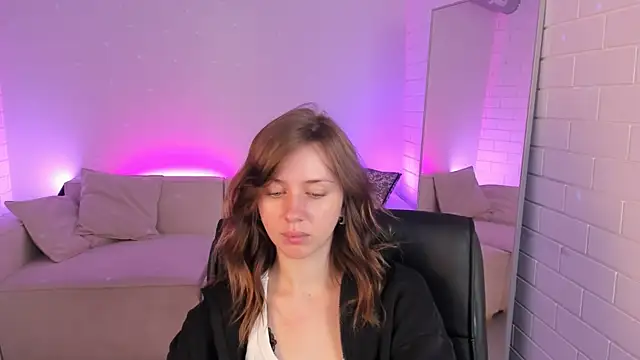 Snapshot of MeganClapp chatting on 11, 5, 2026 MeganClapp online show from 11, 5, 2026