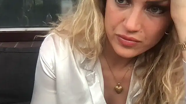 Snapshot of BlondSeduction chatting on 9, 4, 2026 BlondSeduction online show from 9, 4, 2026