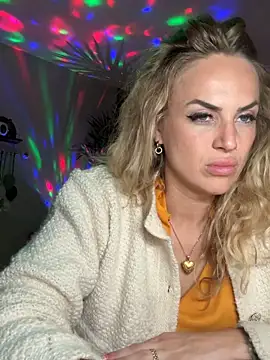 Snapshot of BlondSeduction chatting on 15, 4, 2026 BlondSeduction online show from 15, 4, 2026
