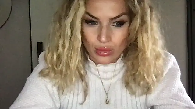 Snapshot of BlondSeduction chatting on 19, 5, 2026 BlondSeduction online show from 19, 5, 2026