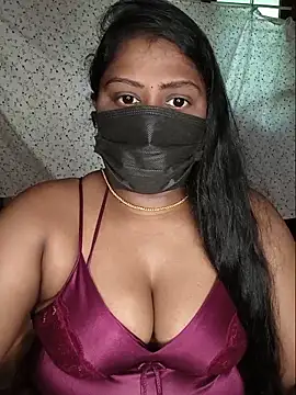 Snapshot of Romantic_Woman chatting on 16, 5, 2026 Romantic Woman online show from 16, 5, 2026