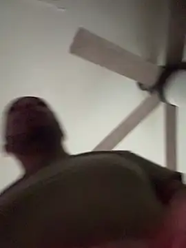 Snapshot of Woody_and_Jessie chatting on 14, 4, 2026 Woody and Jessie online show from 14, 4, 2026