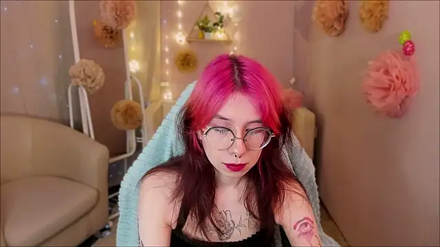 Alice Nyx online show from 5, 4, 2026