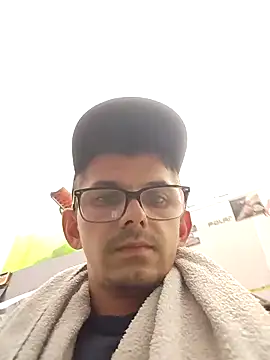 Snapshot of ENzFa chatting on 9, 5, 2026 ENzFa online show from 9, 5, 2026