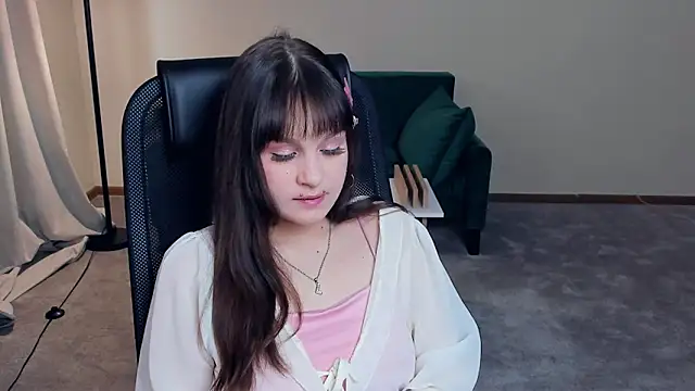 Snapshot of TeressaVeiga chatting on 8, 4, 2026 TeressaVeiga online show from 8, 4, 2026