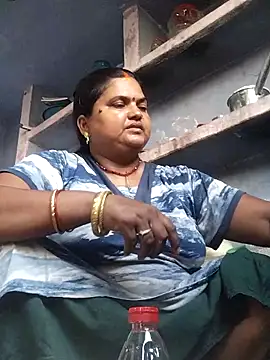 Snapshot of Desi_hot_bhabhi01 chatting on 4, 6, 2026 Desi hot bhabhi01 online show from 4, 6, 2026