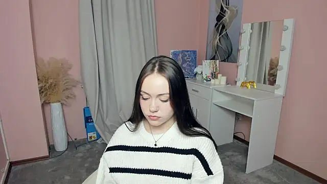 Snapshot of AsleyBasgall chatting on 6, 4, 2026 AsleyBasgall online show from 6, 4, 2026