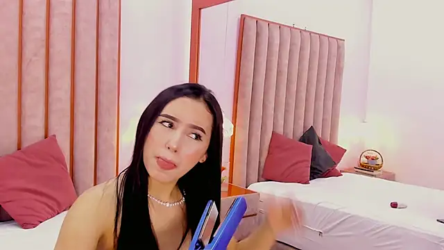Snapshot of Zoe_Monrow chatting on 19, 5, 2026 Zoe Monrow online show from 19, 5, 2026