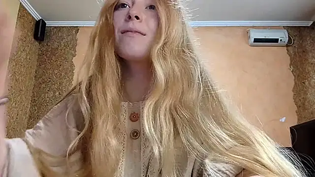 Snapshot of KateVibe_01 chatting on 15, 5, 2026 KateVibe 01 online show from 15, 5, 2026