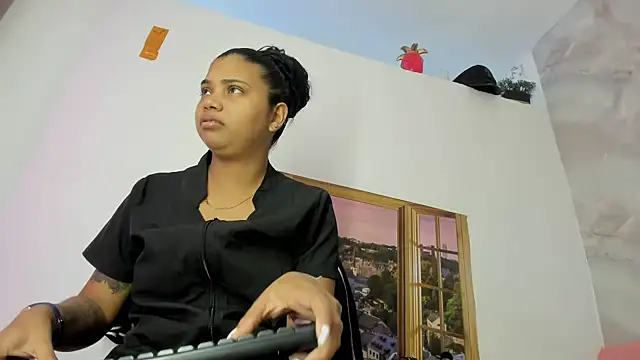 Snapshot of EllyBloom chatting on 11, 6, 2026 EllyBloom online show from 11, 6, 2026