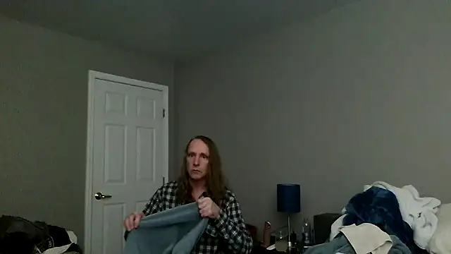 Magnus Luv online show from 8, 7, 2026