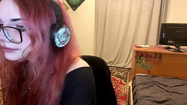 Snapshot of RedHeadCat chatting on 1, 5, 2026 RedHeadCat online show from 1, 5, 2026