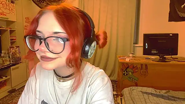Snapshot of RedHeadCat chatting on 16, 5, 2026 RedHeadCat online show from 16, 5, 2026