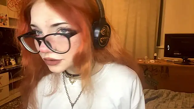 Snapshot of RedHeadCat chatting on 21, 5, 2026 RedHeadCat online show from 21, 5, 2026