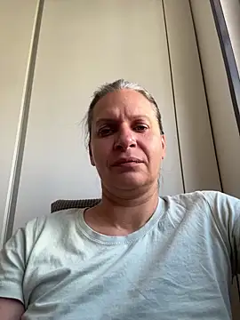 Snapshot of SweetLilTrouble chatting on 1, 5, 2026 SweetLilTrouble online show from 1, 5, 2026