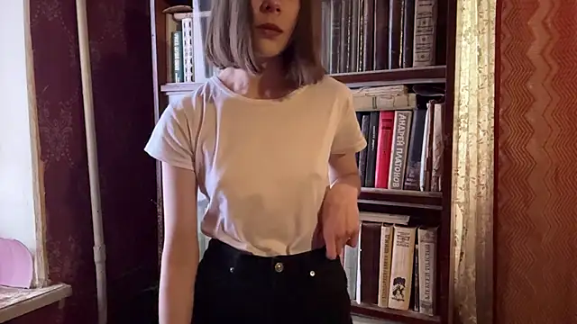 Snapshot of curtl_tl chatting on 11, 4, 2026 curtl tl online show from 11, 4, 2026