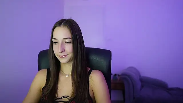 Crystalbrunette18 online show from 13, 7, 2026