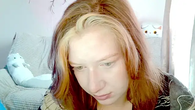 Snapshot of earn_my_lily chatting on 23, 4, 2026 earn my lily online show from 23, 4, 2026