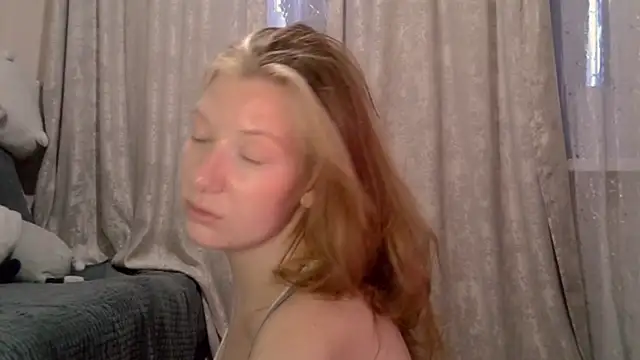 Snapshot of earn_my_lily chatting on 19, 6, 2026 earn my lily online show from 19, 6, 2026
