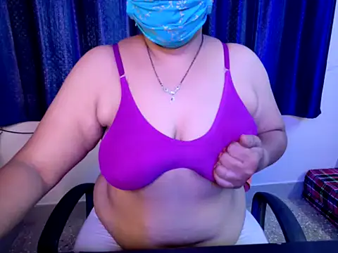 Snapshot of charu-baby chatting on 10, 4, 2026 charu-baby online show from 10, 4, 2026