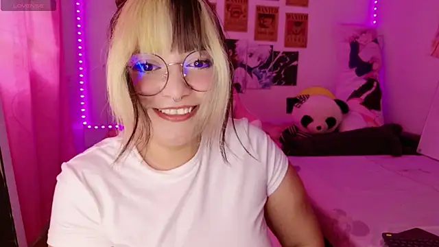 Snapshot of ZoeyDoll_ chatting on 4, 5, 2026 ZoeyDoll online show from 4, 5, 2026