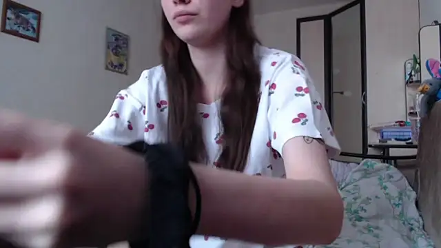 Snapshot of PunyKnee chatting on 22, 4, 2026 PunyKnee online show from 22, 4, 2026