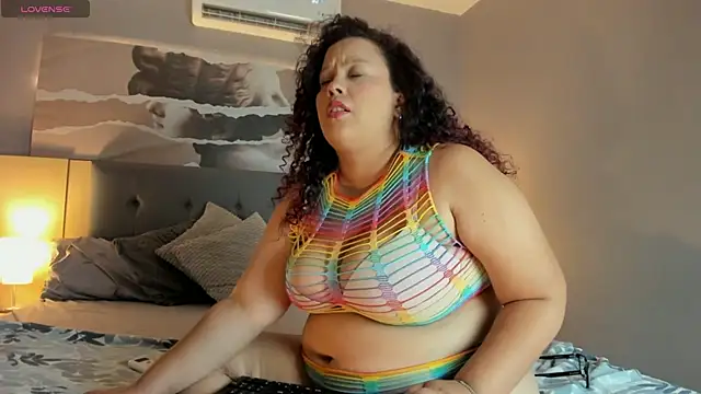 Snapshot of Zara_Holly_ chatting on 26, 5, 2026 Zara Holly online show from 26, 5, 2026