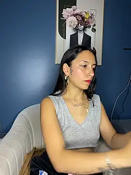 DulceLatinaxo online show from 8, 4, 2026