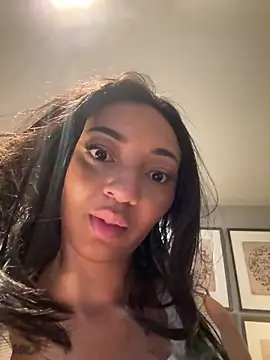 Leah-Lux online show from 9, 4, 2026