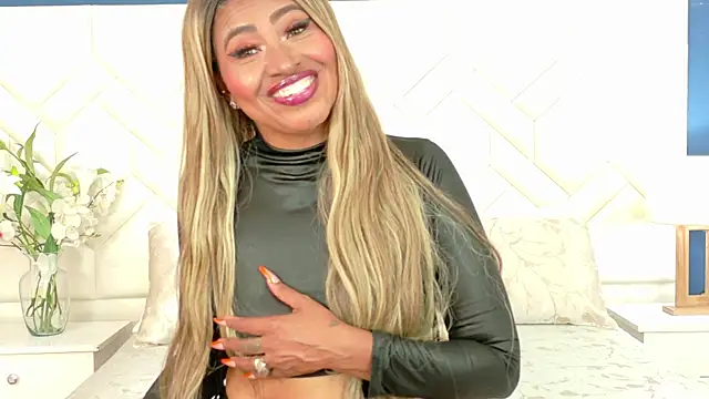 Snapshot of Kiara_Parker_ chatting on 24, 4, 2026 Kiara Parker online show from 24, 4, 2026