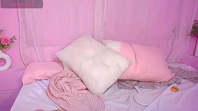Snapshot of meganlust1 chatting on 27, 5, 2026 meganlust1 online show from 27, 5, 2026