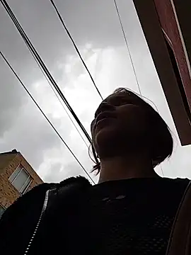 Mia 0-4 online show from 8, 6, 2026