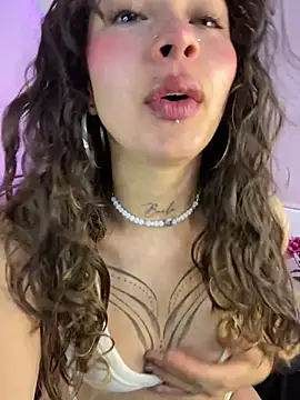 Snapshot of Dreanaa chatting on 15, 4, 2026 Dreanaa online show from 15, 4, 2026
