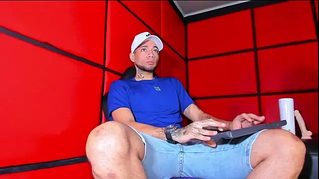 Snapshot of Daniel_huge22 chatting on 15, 4, 2026 Daniel huge22 online show from 15, 4, 2026