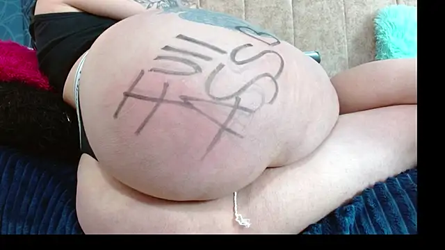 Snapshot of Melanie_Slut_nasty chatting on 6, 6, 2026 Melanie Slut nasty online show from 6, 6, 2026