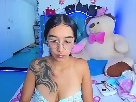 Snapshot of valery_taylor_1 chatting on 11, 4, 2026 valery taylor 1 online show from 11, 4, 2026