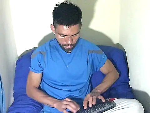 Snapshot of thomas2wood chatting on 23, 6, 2026 thomas2wood online show from 23, 6, 2026