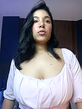 Snapshot of BrendaBloom_ chatting on 3, 5, 2026 BrendaBloom online show from 3, 5, 2026
