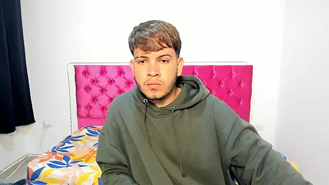 Snapshot of bry_saint chatting on 7, 4, 2026 bry saint online show from 7, 4, 2026