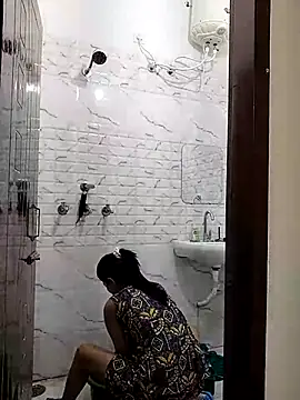 Love-Birdss online show from 15, 4, 2026